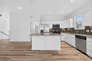 2204 E 13th St, Austin, TX 78702 - Photo 12