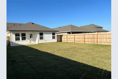310 Randall Place, Rockdale, TX 76567 - Photo 6