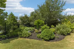 642 Jacksdaw Dr, Austin, TX 78737 - Photo 28