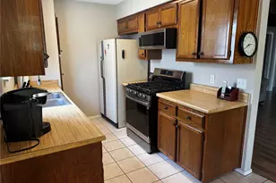 407 Hillside Dr, Round Rock, TX 78681 - Photo 12