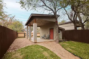 2002 E 13th St, Austin, TX 78702 - Photo 34