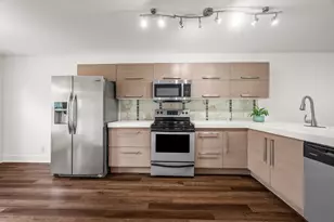 1101 Grove Blvd, Austin, TX 78741 - Photo 2