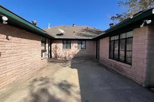 509 Bowser St, Rockdale, TX 76567 - Photo 10