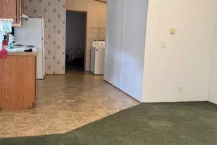 113 Valley Ln, Smithville, TX 78957 - Photo 8