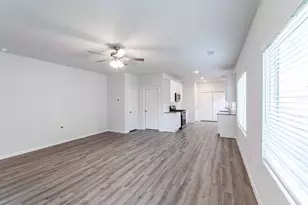 207 Everglades Dr, Kyle, TX 78640 - Photo 2