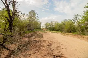 760 Dowdy Rd, Seguin, TX 78155 - Photo 2