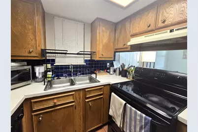 706 W 22nd Street #307, Austin, TX 78705 - Photo 12