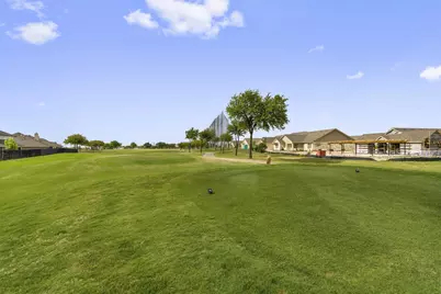 1610 Hidden  Springs Path, Round Rock, TX 78665 - Photo 4