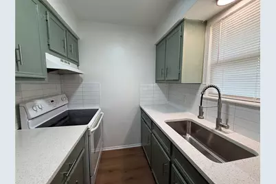 1009 Alex Street #B, Lockhart, TX 78644 - Photo 4