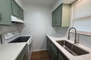 1009 Alex St, Lockhart, TX 78644 - Photo 4