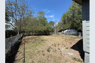 1009 Alex Street #B, Lockhart, TX 78644 - Photo 10