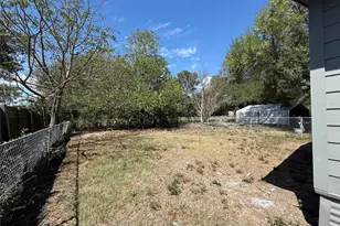 1009 Alex St, Lockhart, TX 78644 - Photo 10