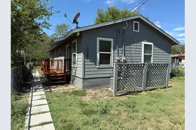 1009 Alex Street #B, Lockhart, TX 78644 - Photo 2