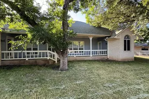 266 Quail St, Meadowlakes, TX 78654 - Photo 2