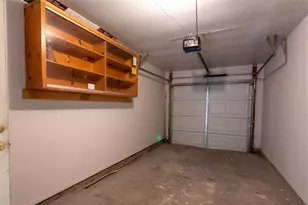 8708 Pineridge Dr, Austin, TX 78729 - Photo 16