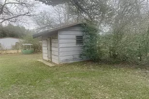 729 N Main St, Lexington, TX 78947 - Photo 14