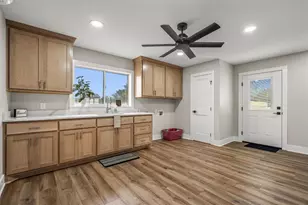 1037 Western Hills Rd, Rockdale, TX 76567 - Photo 32