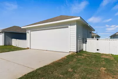 220 Fabion Street, Kyle, TX 78640 - Photo 32