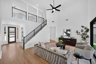 9204 The Ravine Wy, Austin, TX 78744 - Photo 4