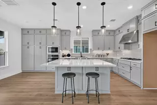 9204 The Ravine Wy, Austin, TX 78744 - Photo 2