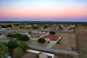 127 Eleanor Ln, Bastrop, TX 78602 - Photo 4