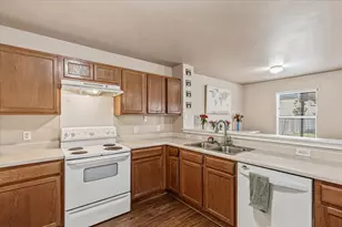 12705 St Mary Dr, Manor, TX 78653 - Photo 12