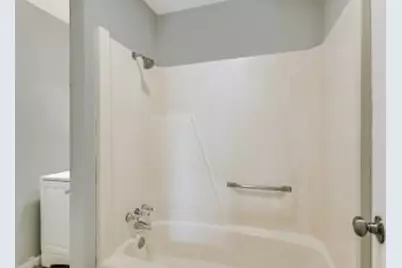 403 Edmond Street, Taylor, TX 76574 - Photo 4