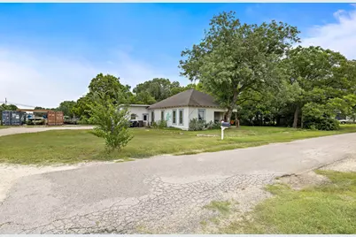 103 E Willis Street, Leander, TX 78641 - Photo 8