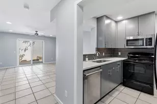 2122 Hancock Dr, Austin, TX 78756 - Photo 2