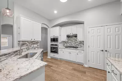 9309 Manipari Lane, Austin, TX 78749 - Photo 8