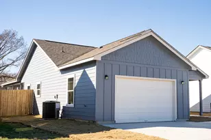 311 String Pr Wy, Smithville, TX 78957 - Photo 2