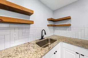 1627 W Thorain Blvd, San Antonio, TX 78201 - Photo 14