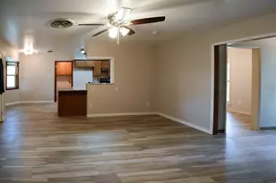 1418 NE 7th St, Smithville, TX 78957 - Photo 14