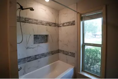 1418 NE 7th Street, Smithville, TX 78957 - Photo 8