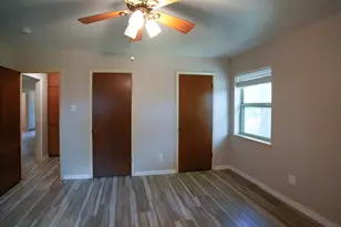 1418 NE 7th St, Smithville, TX 78957 - Photo 16