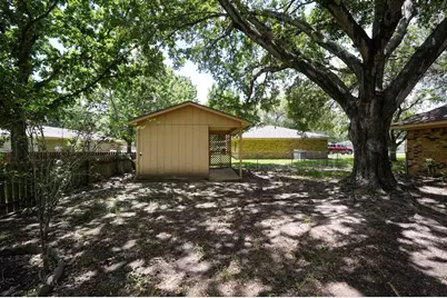 1418 NE 7th Street, Smithville, TX 78957 - Photo 18