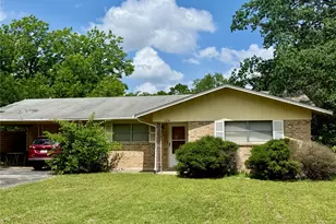 106 San Jacinto St, Lockhart, TX 78644 - Photo 1