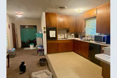 106 San Jacinto Street, Lockhart, TX 78644 - Photo 2