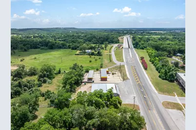 621 W Travis Street, La Grange, TX 78945 - Photo 18