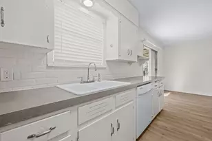 2007 Burbank St, Austin, TX 78757 - Photo 12