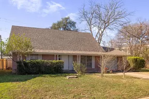 2007 Burbank St, Austin, TX 78757 - Photo 2