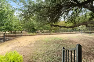 501 Sheldon Lake Dr, Georgetown, TX 78633 - Photo 32