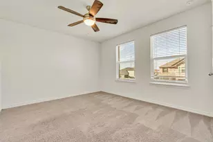 401 Briarfield Dr, Seguin, TX 78155 - Photo 24