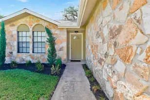 12101 Wander Ln, Austin, TX 78750 - Photo 2