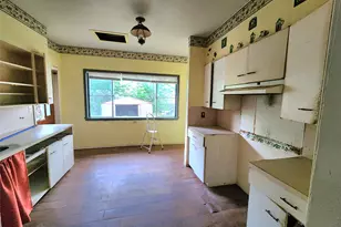 123 E Davis St, Luling, TX 78648 - Photo 12