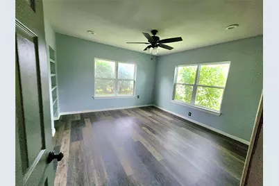 123 E Davis Street, Luling, TX 78648 - Photo 8