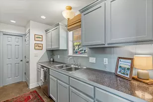 10605 Lake Beach Dr, Dripping Springs, TX 78620 - Photo 24