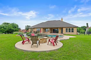 135 Gabriel Vista E, Georgetown, TX 78633 - Photo 1