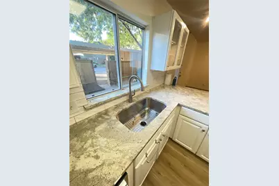 7269 Creekside Drive, Austin, TX 78752 - Photo 8