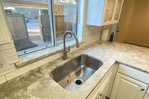 7269 Creekside Dr, Austin, TX 78752 - Photo 8